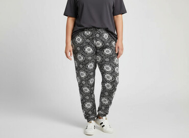 legginsy wyszczuplające plus size: Sweatpants for women, size 4XL