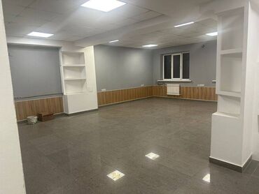 продаю офис 107 м² с ремонтом с мебелью административное здание 1 этаж: Сдаю Офис, 118 м², В жилом комплексе