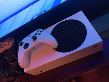 продаю кофемашинку: Продаю Xbox series s в идеальном состоянии один геймпад . Играл