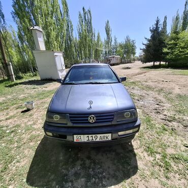 Volkswagen: Volkswagen Vento: 1994 г., 1.8 л, Механика, Бензин, Седан