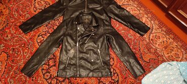 22 объявлений | lalafo.kg: Женская куртка XL (42), 2XL (44), 7XL (54), цвет - Черный