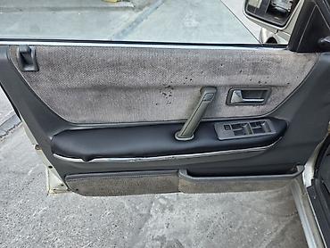 sprinter 2 2: Mazda 626: 1991 г., 2 л, Механика, Бензин, Седан — 7