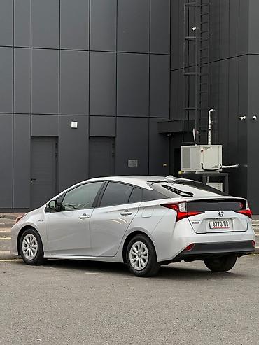 левый автомат: Toyota Prius: 2021 г., Автомат, Гибрид, Лифтбек — 5