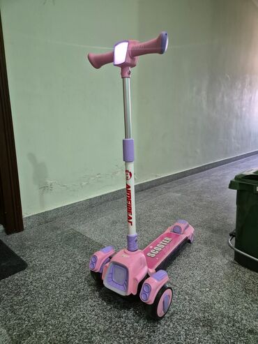 Uşaq üçün elektrik maşınları: Satılır. təzə kimidi. çox az işlənilib. qırığı sınığı yoxdu. 45m