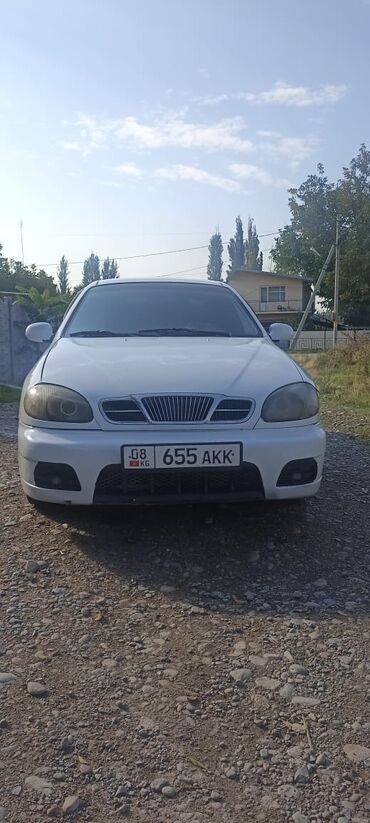 Daewoo: Daewoo Lanos: 2001 г., 1.5 л, Автомат, Бензин, Седан