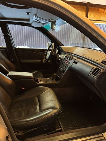 Mercedes-Benz: Mercedes-Benz E-Class: 1998 г., 3.2 л, Автомат, Бензин, Седан — 4