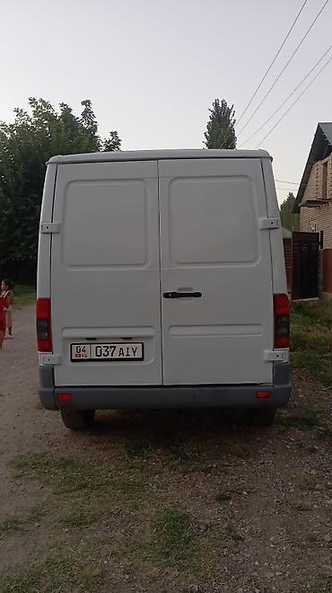 krone sd: Грузовой фургон Mercedes‑Benz Sprinter 212D белый. 2.9 мусо — 4