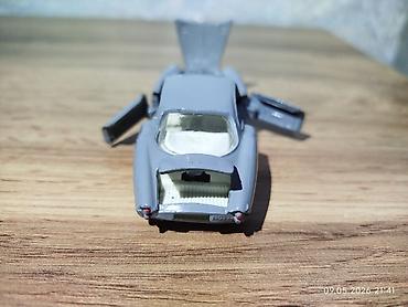 1 43 modelka: Masaüstü kolleksiya modeli – klassik kupe tipli metal oyuncaq — 1