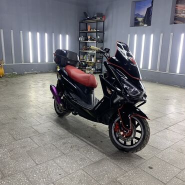 купить трехколесный скутер для взрослых: Скутер Yamaha, 150 куб. см, Бензин, Б/у