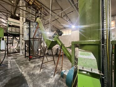 Digər istehsal avadanlığı: PET butulka çeşidləmə və emal xətti Təsvir: - Tam istehsal xətti PET — 16