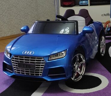 İnformatika: Uşaq üçün elektrikli minik maşını – Audi TTS dizaynı, mavi rəng