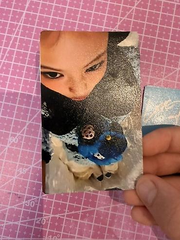kinder joy stranger things: Məhsul: Love Hangover – Jennie temalı fotokart seti Təsvir: - 3 ədəd — 3