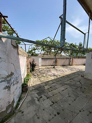Həyət evləri və villalar: Suraxanı 3 otaqlı, 800 kv. m — 2