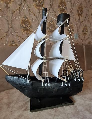 Искусство и коллекционирование: Masa üstü dekorativ yelkənli gəmi maketi - Material: Korpus – qara — 1