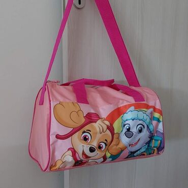 Ostale dečije stvari: Torba za trening i putovanja
Cena 1600 din
38*22 cm — 6