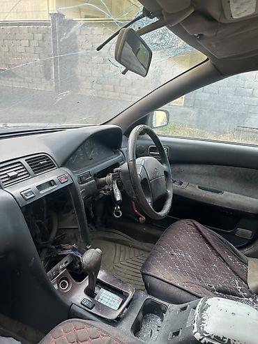 сефия: Nissan Altima: 1995 г., Седан — 6