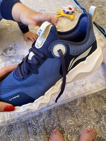 Кроссовки и спортивная обувь: Лининг оргинал (новый )42 размер Лёгкие дышащие продам за 4000 В
