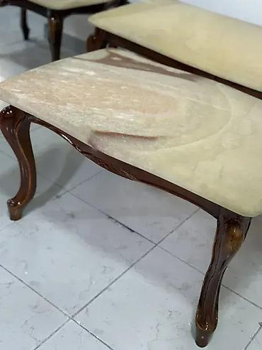 drveni ofingeri: Set stolova drvo / oniks (3 komada) Veći sto: 330 € Širina: 100 cm — 3