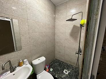 Продажа коттеджей и домов: Продаётся дом под сдачу квартир. количество 8 коммнат со своим — 22