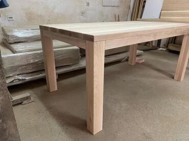 Stolovi: Trpezarijski sto – hrast, puno drvo Trpezarijski sto izrađen je od — 2