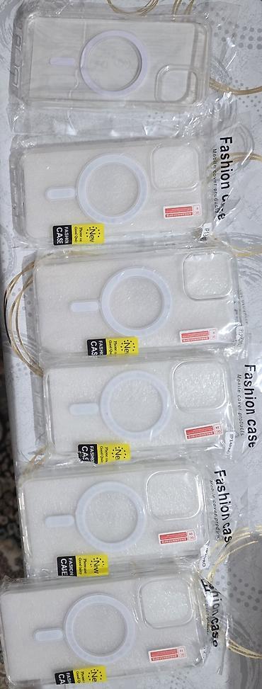iphone arxalıq: Narıncı arxalıq iphone 14 pro üçündür və 16 manatdır. Şəffav — 3