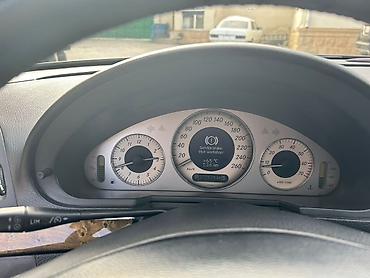 Mercedes-Benz: Mercedes-Benz E-Class: 3.2 l | 2004 il Sedan — 16