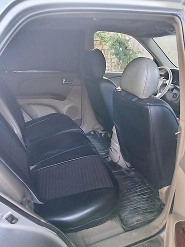 sportage: Kia Sportage – gümüşü rəngli kompakt SUV Xarici: - Krossover kuzov — 5