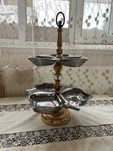 Mətbəx aksesuarları: Tort və şiriniyyat qabı, rəng - Qızılı, Metal
