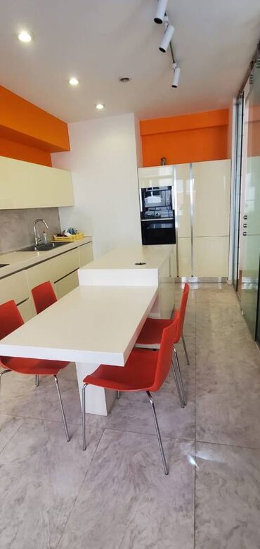 Uzunmüddətli kirayə mənzillər: Nərimanovda Heydər Əliyev Mərkəzinin arxasında 16 mərtəbəli binanın — 8