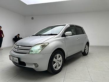Toyota: Toyota Ist: 2003 г., 1.5 л, Автомат, Бензин, Хэтчбэк — 2