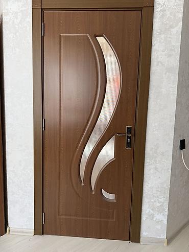 Qapılar və aksessuarlar: 3 ədəddir . Mebelli daxili qapı – dekorativ şüşəli model - Material — 1