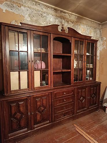тап аз мебель бу: Alt hissənin uzunluğu 2.50 m, dərinliyi 50 sm, hündürlüyü 80 sm Üst — 1