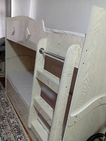 Детская мебель: Двухъярусная детская кровать, Б/у, Натуральное дерево, цвет - Серый — 2