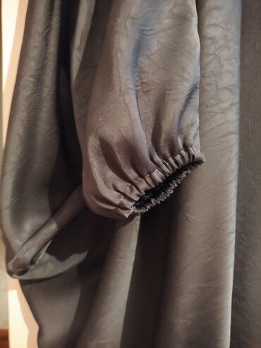 Gündəlik donlar: Abaya qırışlı ipək parçadan hazırlanıb.Yenidir.Rəng olaraq tünd -da lalafo.az — 4 Gündəlik donlar: Abaya qırışlı ipək parçadan hazırlanıb.Yenidir.Rəng olaraq tünd — 4