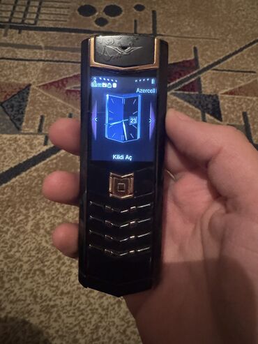 Vertu: Vertu Signature Touch, 4 GB, Düyməli