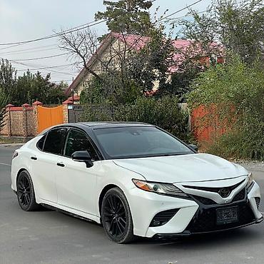Toyota Camry: 2018 г., 3.5 л, Автомат, Бензин, Седан