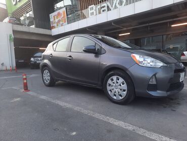 kredit prius: Toyota Prius: 1.5 l | 2014 il Sedan