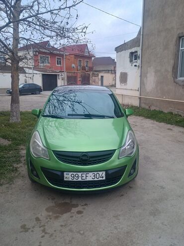 Opel: Opel Corsa: 1.4 l | 2012 il 174000 km Hetçbek