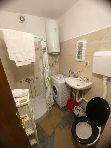 Dugoročni najam stanova: 3 sobe — 24