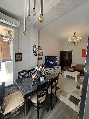 Mənzillər: Təmirli, tam əşyalı, çıxarış var, ipotekaya yararlı - Plan: geniş — 2