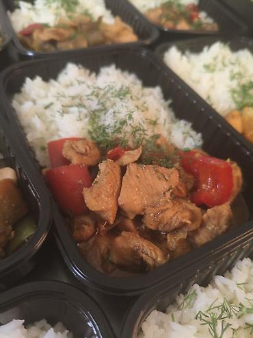 мясо курицы оптом: DaamBox Домашние комплексные обеды с доставкой | От 230 сом 🍲 — 2