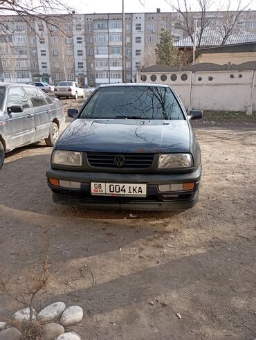 продаю муравейник: Volkswagen Vento: 1992 г., 1.8 л, Механика, Бензин, Седан