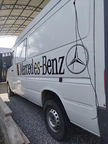 кузуп спринтер: Жүк ташуучу унаа, Mercedes-Benz, Стандарт, 3 т, Колдонулган — 4