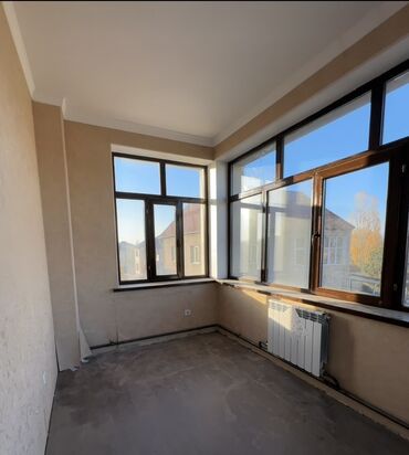 Долгосрочная аренда домов: 420 м², 7 комнат, Балкон застеклен, Забор, огорожен, Парковка — 20