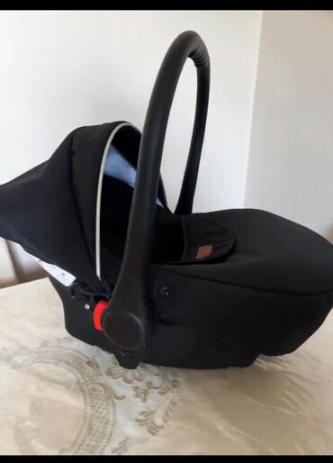 Gəzinti arabaları: MilVerdi babies firmasına məxsus oturacaq satılır 50man . Həm maşın