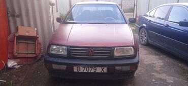обмен на венто: Volkswagen Vento: 1993 г., 1.8 л, Механика, Бензин, Седан