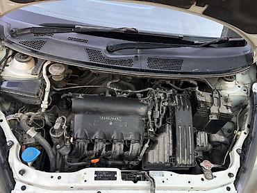 тойота приус с: Honda Fit: 2002 г., 1.3 л, Автомат, Бензин, Хэтчбэк — 9
