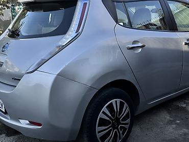 ауди а6 с8: Nissan Leaf: 2012 г., Хэтчбэк — 9