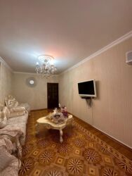 Köhnə tikili: Bakıda 7ci mikrayonda metro ilə 1dəqiqəlik məsafədə yerləşir 5otaqlı — 2