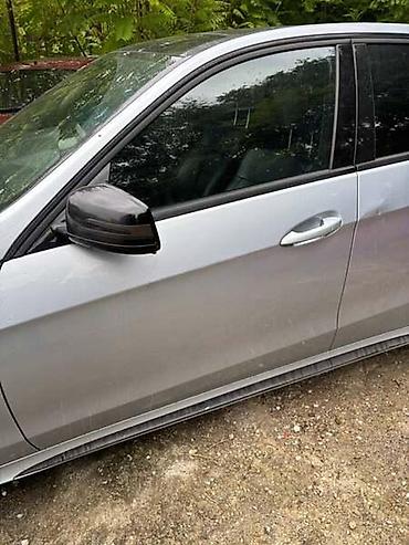 bueno: VRATA W212 ZA MERCEDES BENZ E KLASA, E 200, E 220 . OD 2009. DO — 2